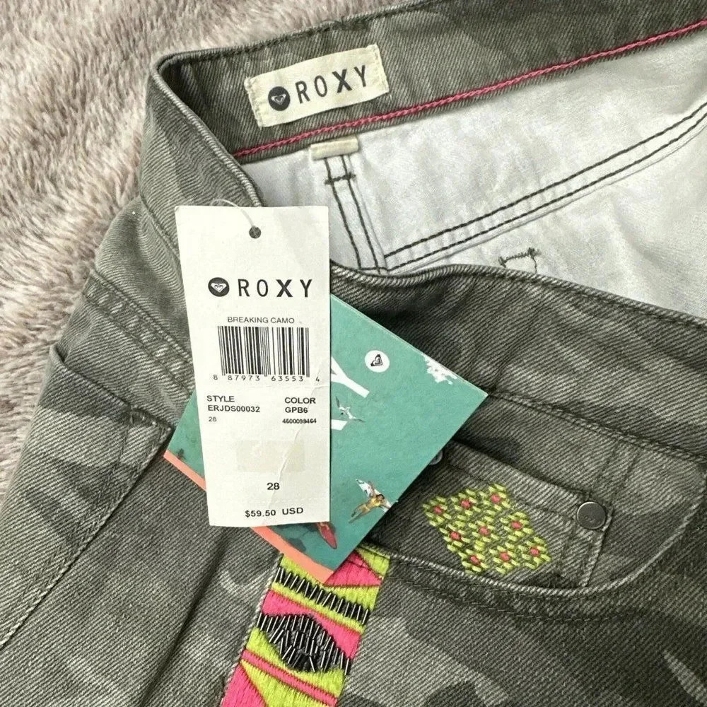Roxy Denim Shorts Breaking Camo Cutoff Mid Rise Women's Frayed Beaded New - Picture 7 of 16